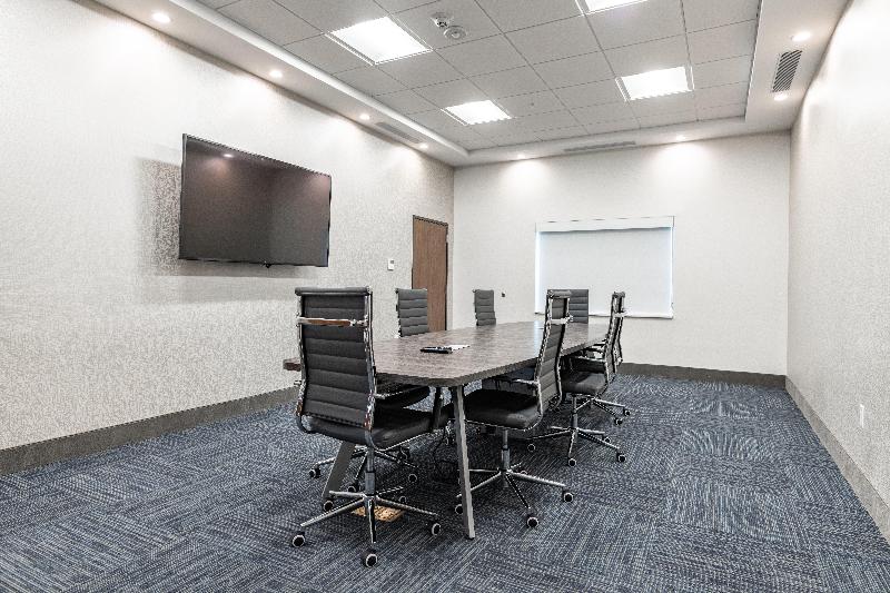 Holiday Inn Express & Suites Moundsville image