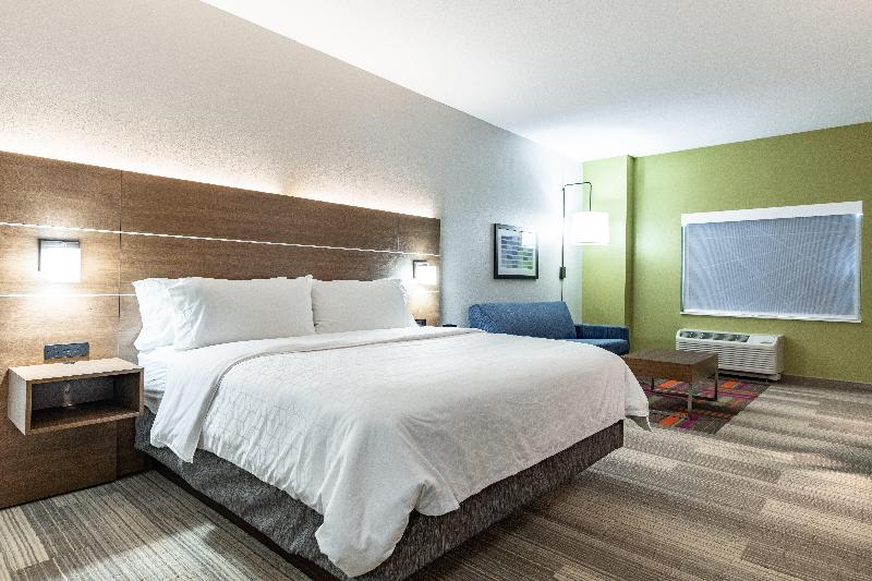 Holiday Inn Express & Suites Moundsville image