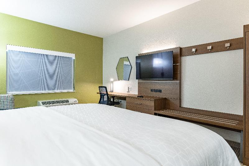 Holiday Inn Express & Suites Moundsville image