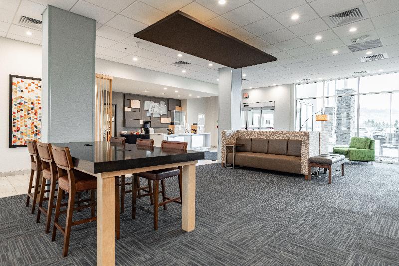 Holiday Inn Express & Suites Moundsville image