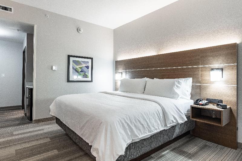 Holiday Inn Express & Suites Moundsville image