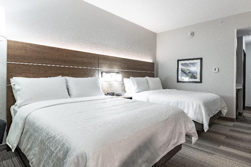 Holiday Inn Express & Suites Moundsville image