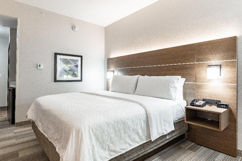 Holiday Inn Express & Suites Moundsville image