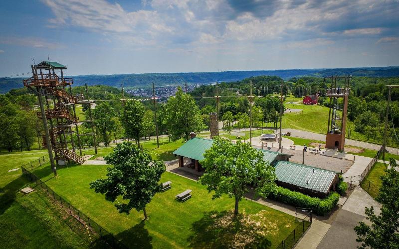 Holiday Inn Express & Suites Moundsville image