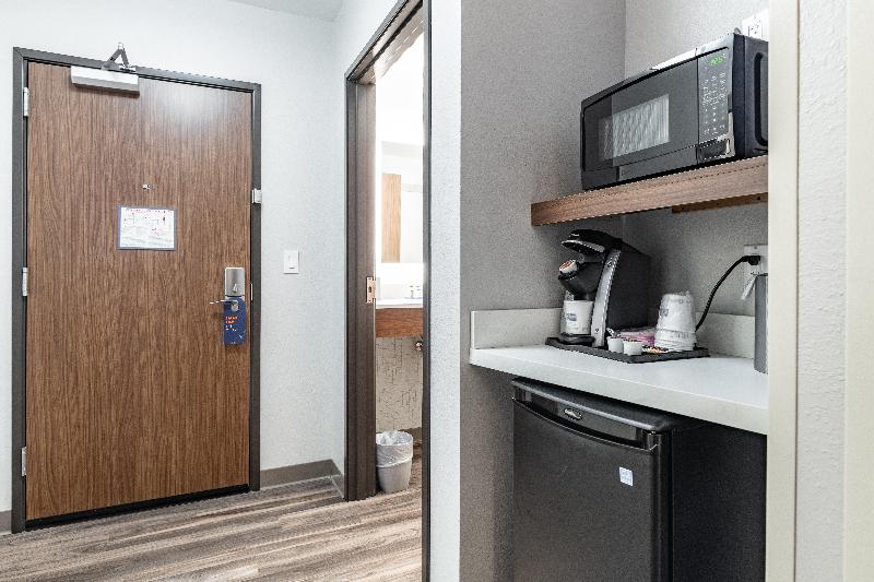 Holiday Inn Express & Suites Moundsville image