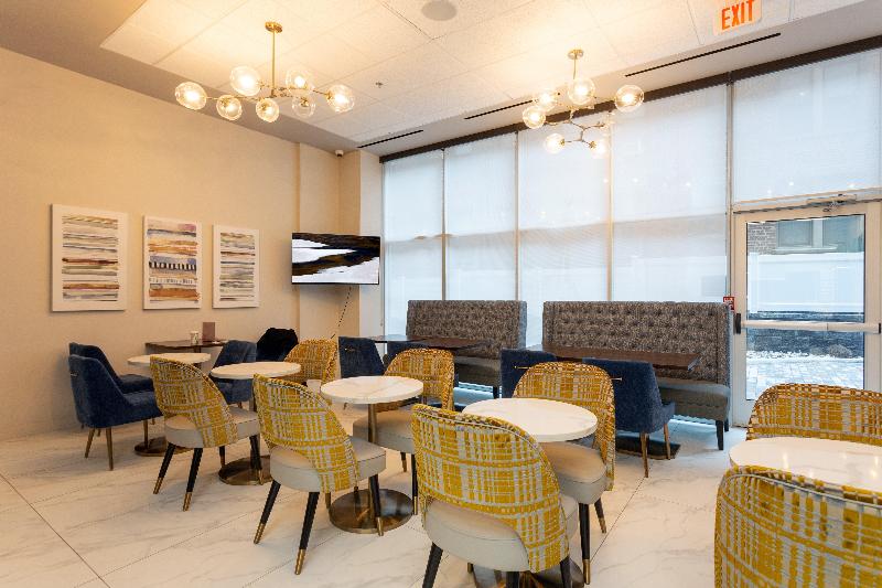 Holiday Inn Express New Rochelle image