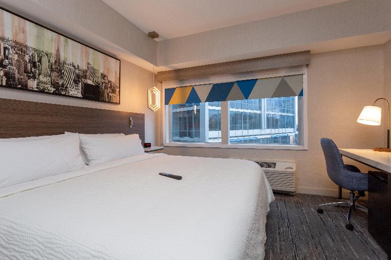 Holiday Inn Express New Rochelle image