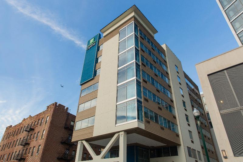 Holiday Inn Express New Rochelle image
