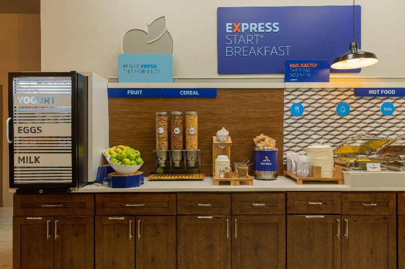 Holiday Inn Express New Rochelle image