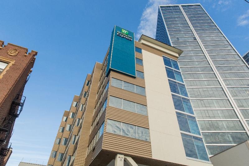 Holiday Inn Express New Rochelle image