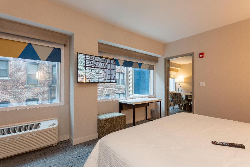Holiday Inn Express New Rochelle image