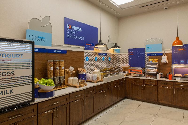 Holiday Inn Express New Rochelle image