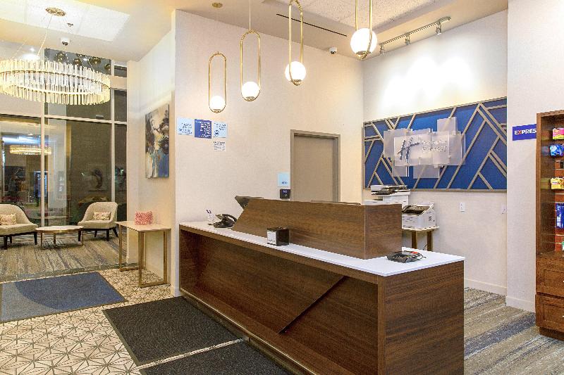 Holiday Inn Express New Rochelle image