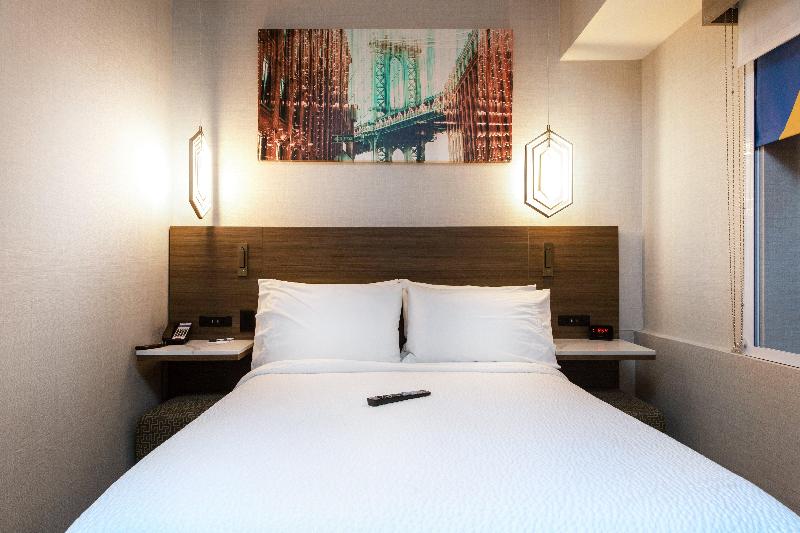Holiday Inn Express New Rochelle image
