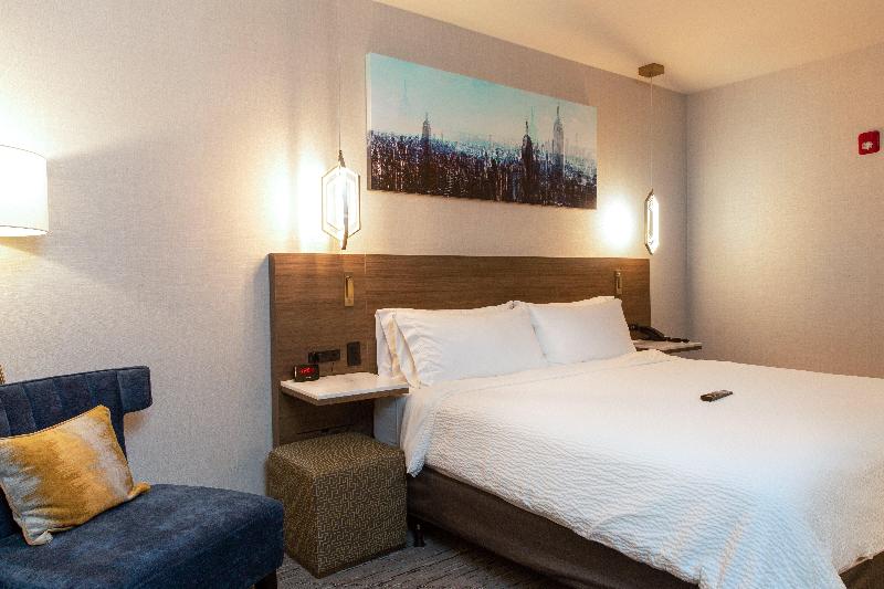 Holiday Inn Express New Rochelle image