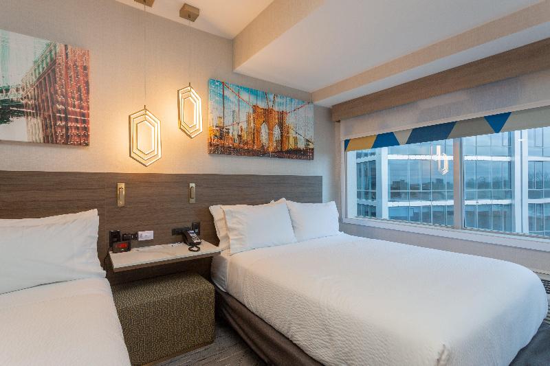 Holiday Inn Express New Rochelle image