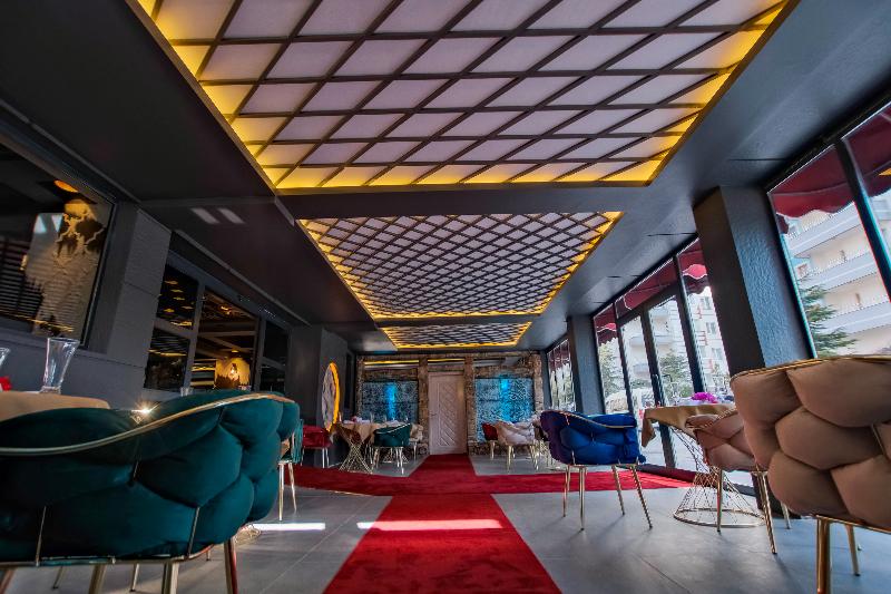 Moonday Hotel — general view