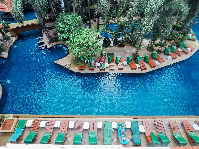 B Buri Hotel