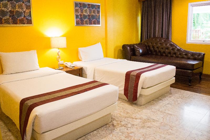 B Buri Hotel 4