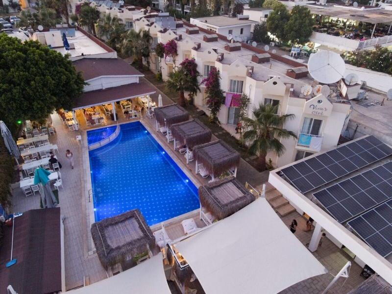 Viras Hotel — exterior view