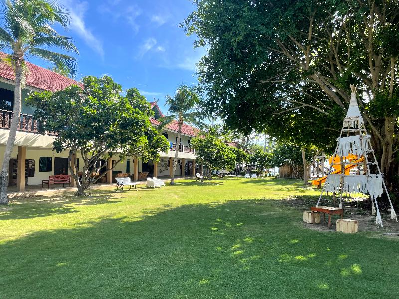 Dolphin Bay Beach Resort 3