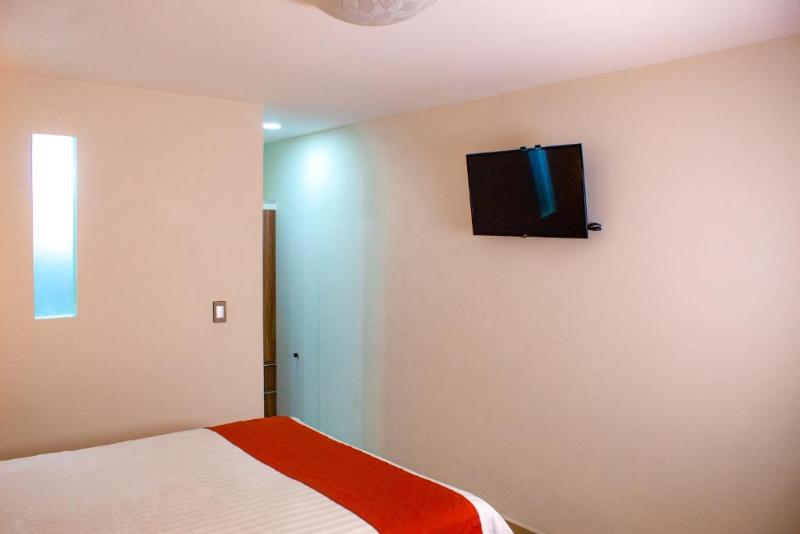 La Casa Del Reloj image