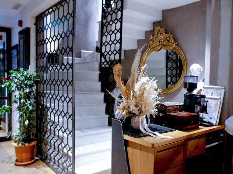Alexandr Pera Hotel image