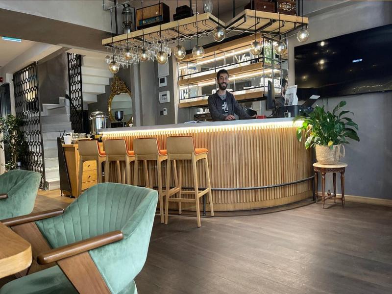 Alexandr Pera Hotel image