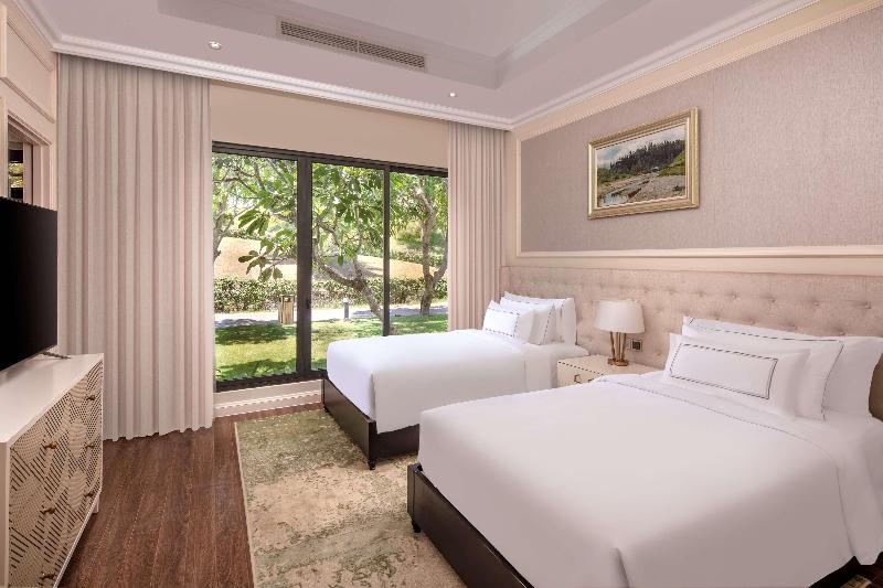 Melia Vinpearl Cam Ranh Beach Resort image