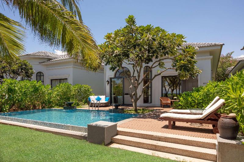 Melia Vinpearl Cam Ranh Beach Resort image