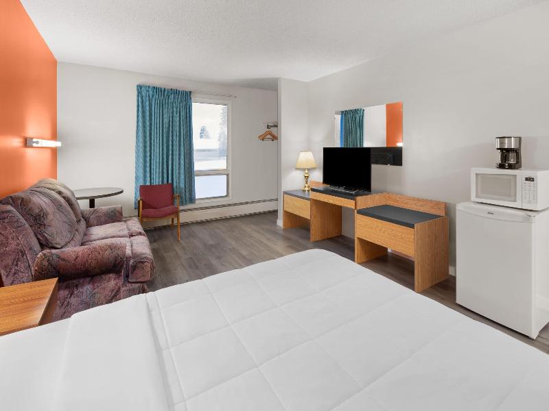 Howard Johnson By Wyndham Edson image