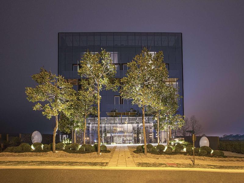 Hotel Suryaa Pinhais Curio Collection by Hilton — general view
