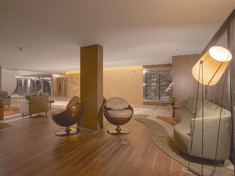 Hotel Suryaa Pinhais Curio Collection by Hilton