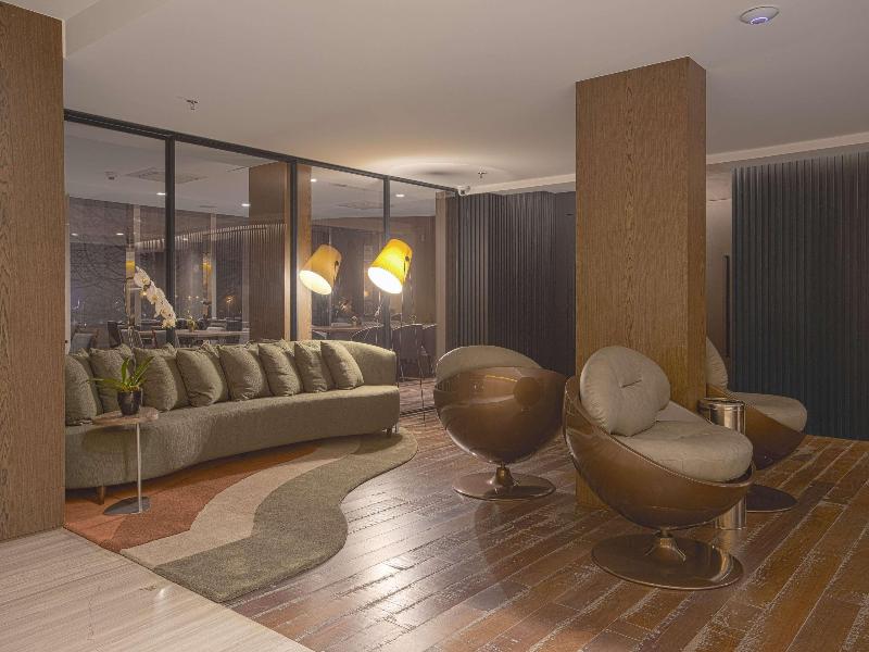 Hotel Suryaa Pinhais Curio Collection by Hilton