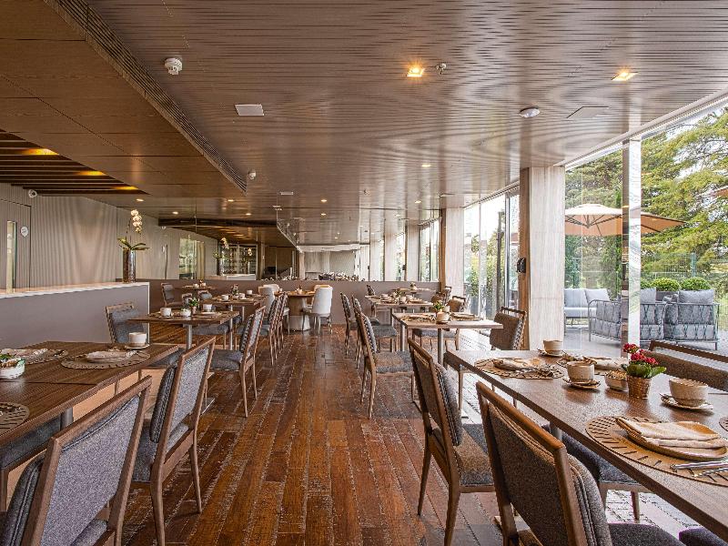 Hotel Suryaa Pinhais Curio Collection by Hilton