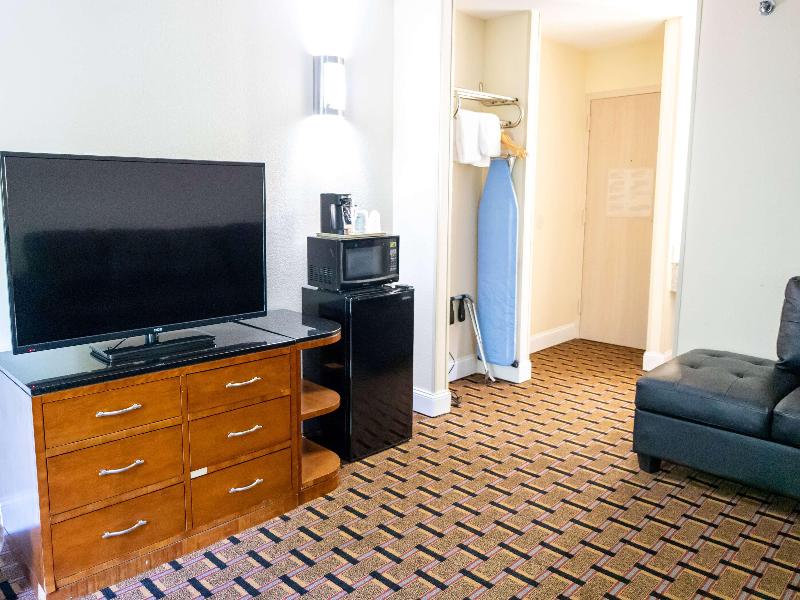 Days Inn By Wyndham College Park Atlanta Airport S image