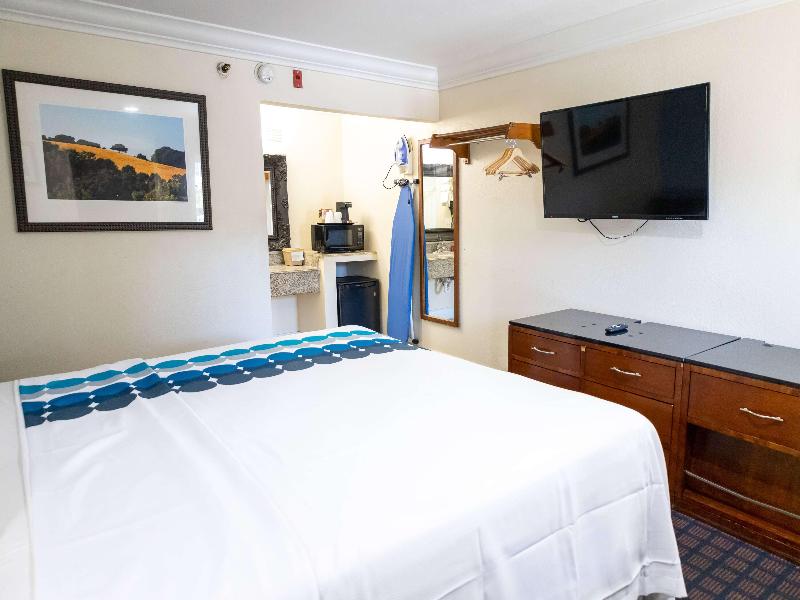 Days Inn By Wyndham College Park Atlanta Airport S image