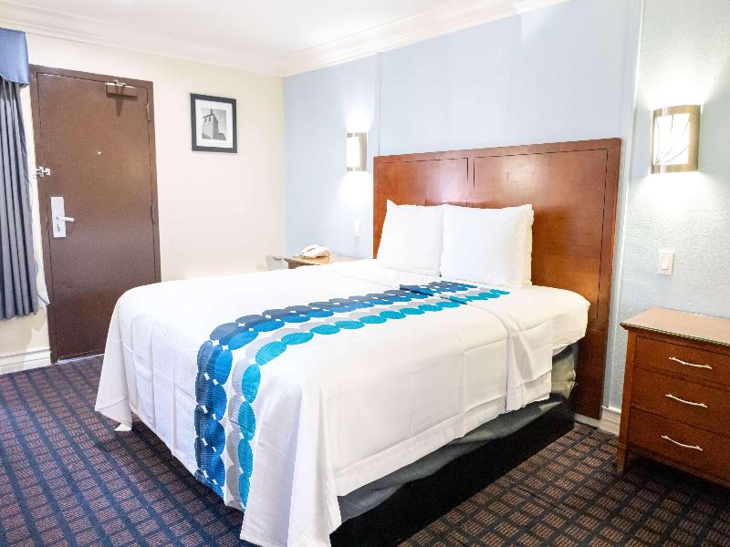 Days Inn By Wyndham College Park Atlanta Airport S image