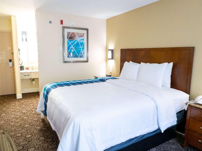Days Inn By Wyndham College Park Atlanta Airport S image