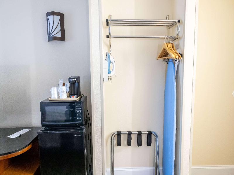 Days Inn By Wyndham College Park Atlanta Airport S image