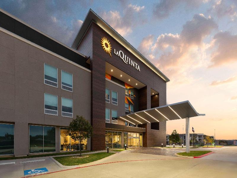 La Quinta Inn & Suites Austin Parmer/tech Ridge image