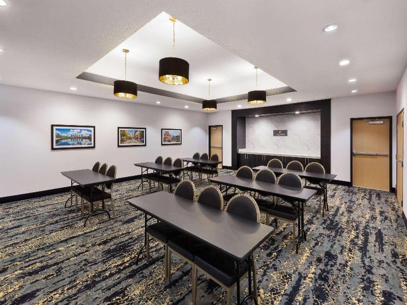 La Quinta Inn & Suites Austin Parmer/tech Ridge image