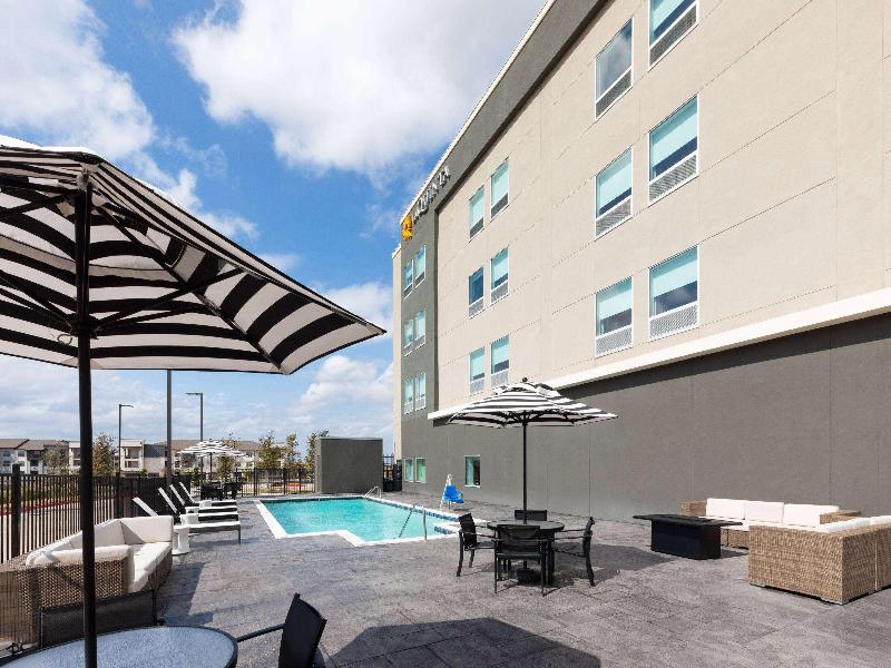 La Quinta Inn & Suites Austin Parmer/tech Ridge image