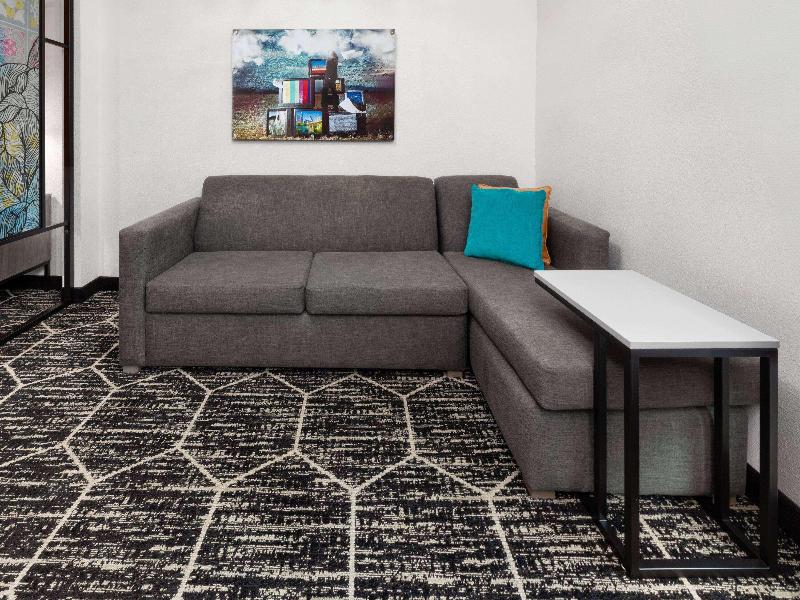 La Quinta Inn & Suites Austin Parmer/tech Ridge image