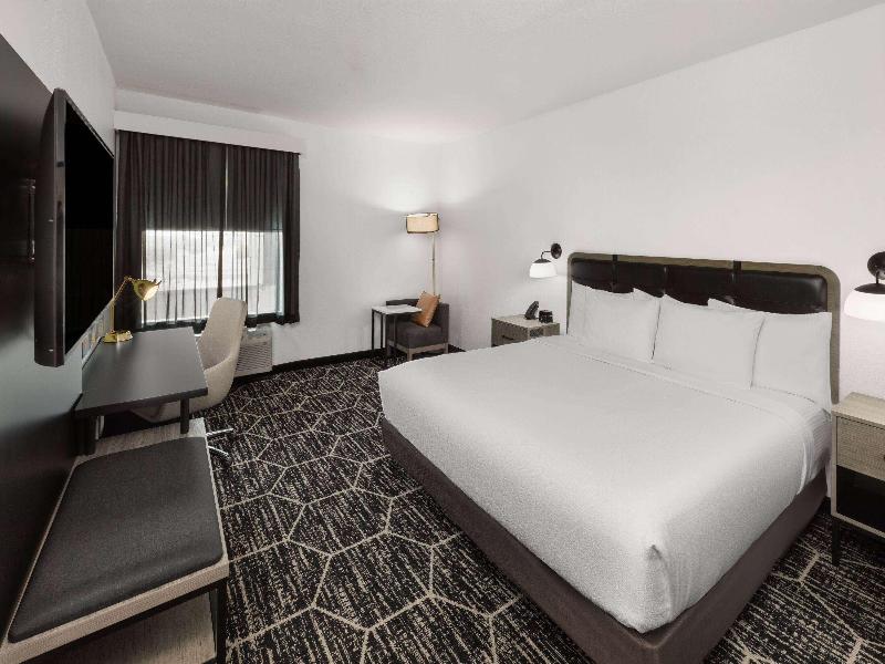 La Quinta Inn & Suites Austin Parmer/tech Ridge image