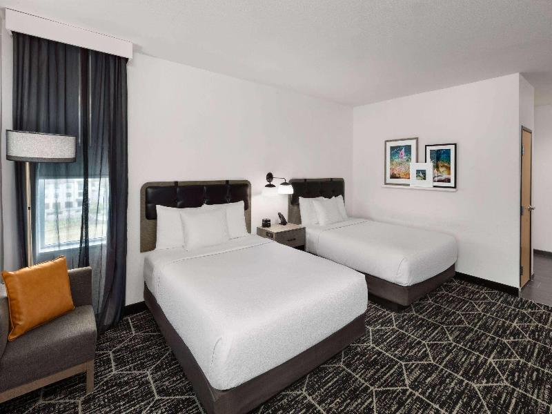 La Quinta Inn & Suites Austin Parmer/tech Ridge image