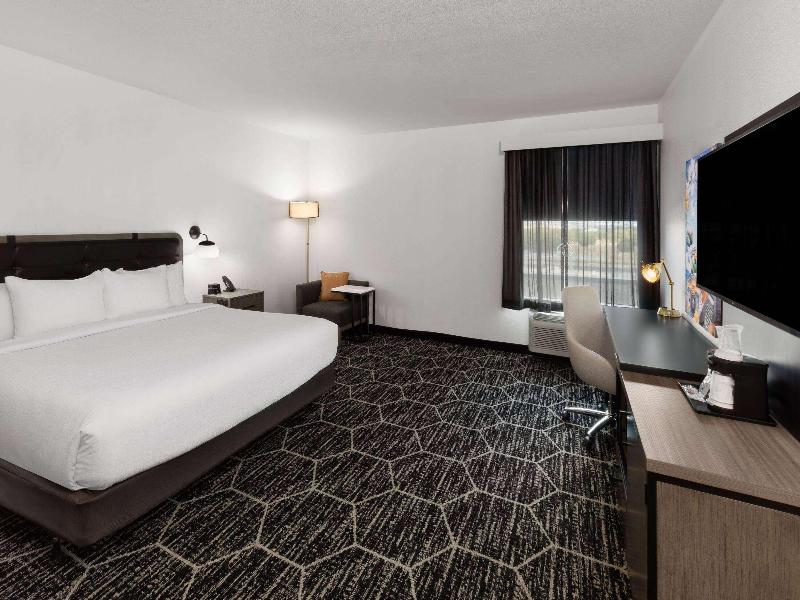 La Quinta Inn & Suites Austin Parmer/tech Ridge image