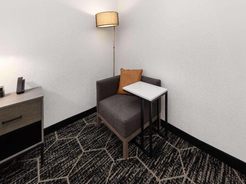 La Quinta Inn & Suites Austin Parmer/tech Ridge image