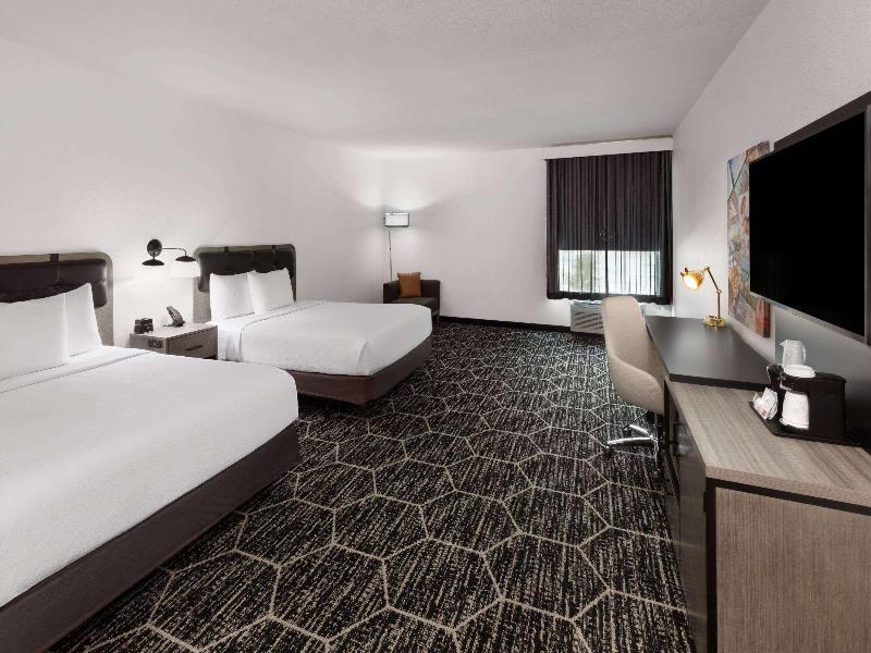 La Quinta Inn & Suites Austin Parmer/tech Ridge image