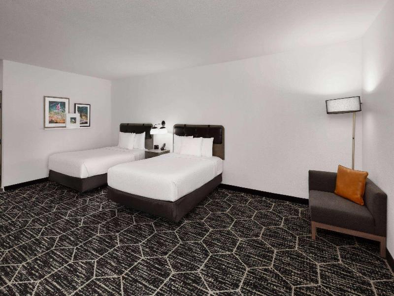 La Quinta Inn & Suites Austin Parmer/tech Ridge image